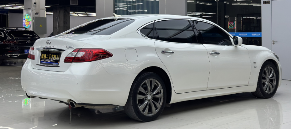 2013 Integration Edition Infiniti Q70 2.5L Used Car For Sale