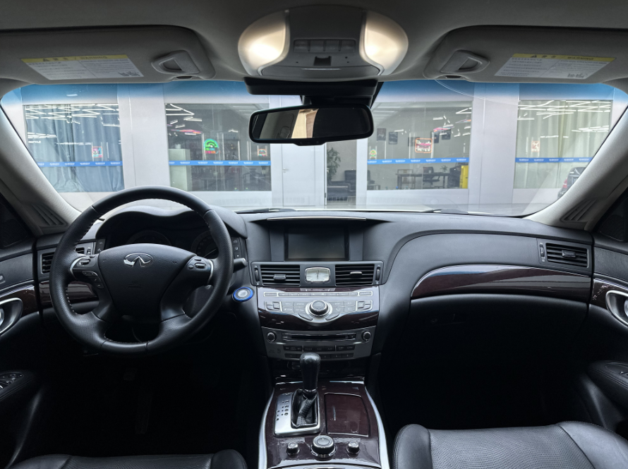 2013 Integration Edition Infiniti Q70 2.5L Used Car For Sale