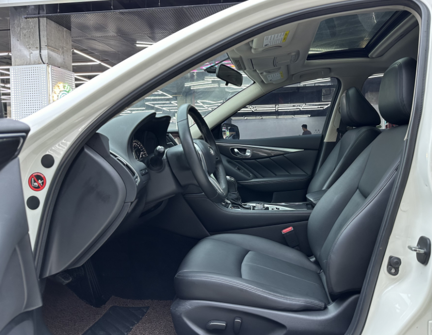 2018 Popular Sedan Infiniti Q50 2.0T Used Car For Sale