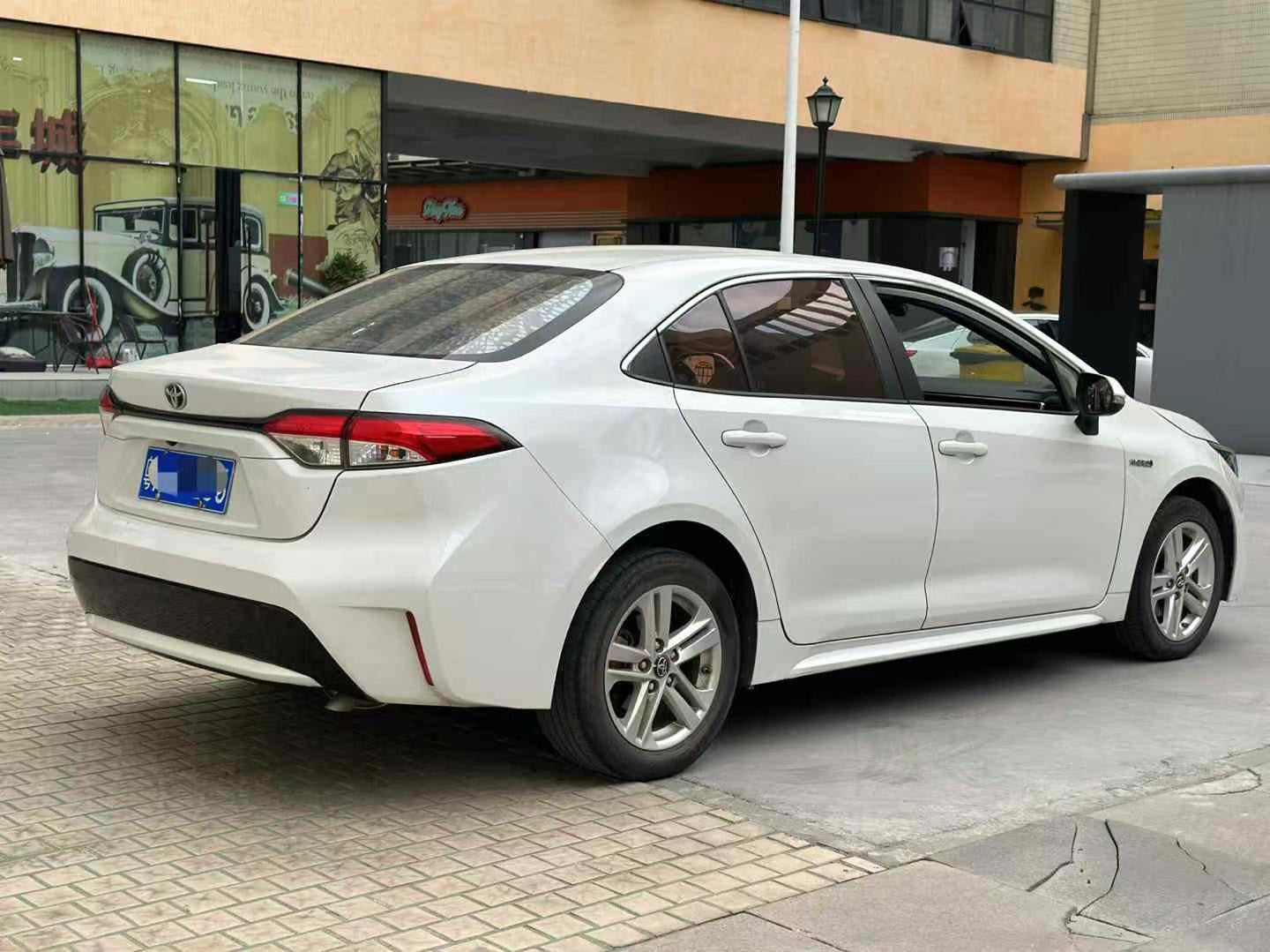 2021 Oil-Electric Hybrid Toyota Levin 1.8T Used Car For Sale