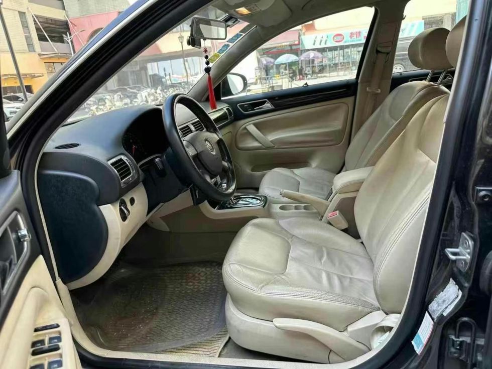 2010 Automatic Version Volkswagen Passat 1.8T Used Car For Sale