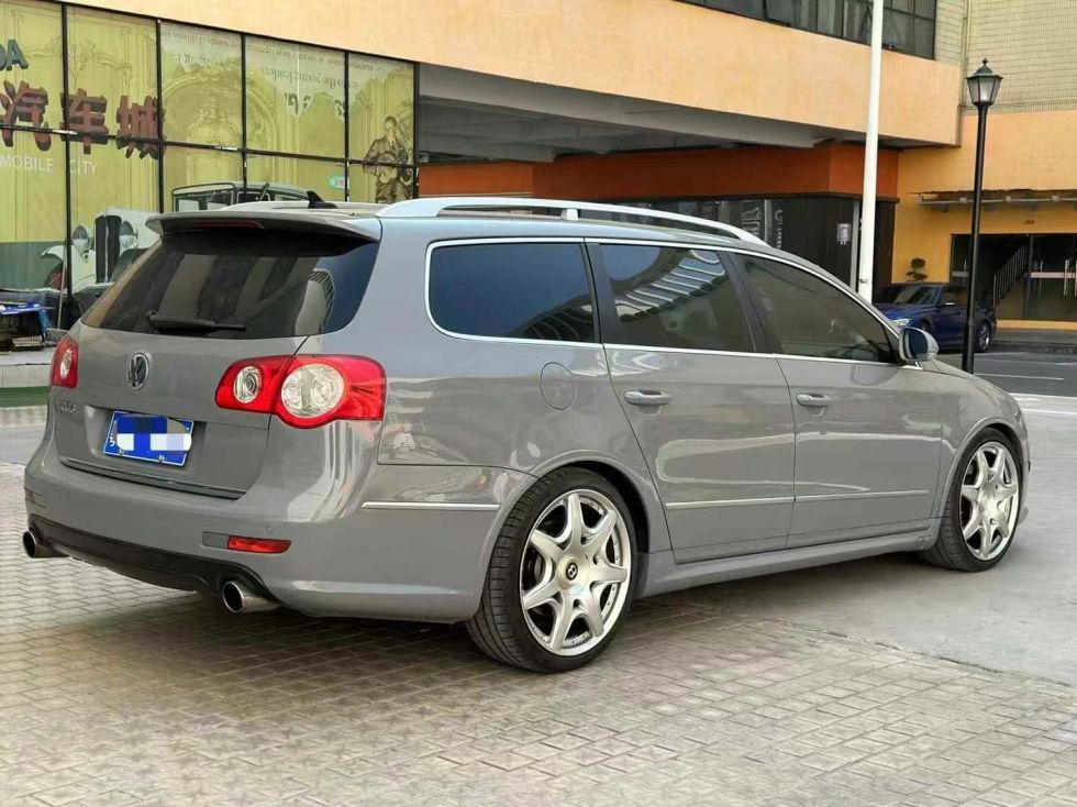2011 Tourism Version Volkswagen passat 3.6L Used Car For Sale