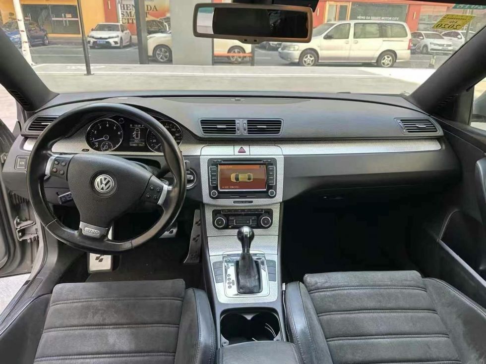 2011 Tourism Version Volkswagen passat 3.6L Used Car For Sale