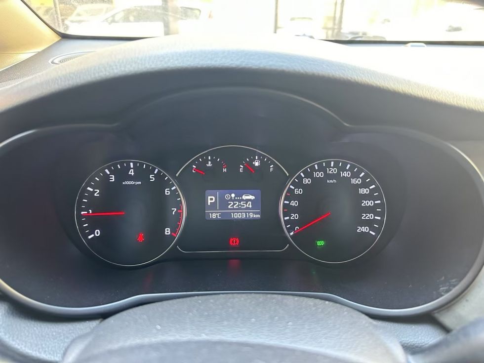 2014 Seven-Seater Kia Carens 2.0L Second Hand Car For Sale