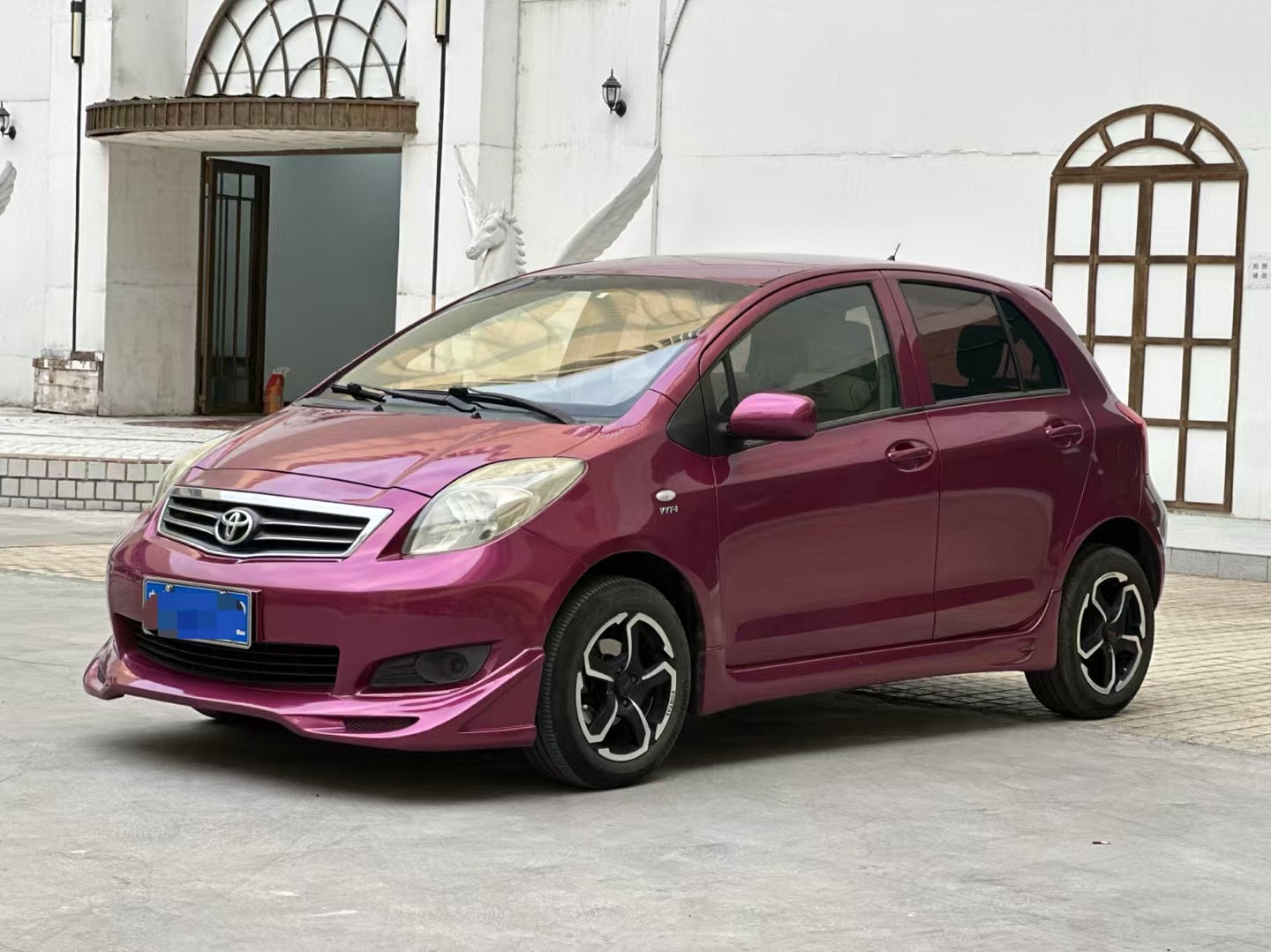 2011 Fashion Style Toyota Yaris 1.6T Second Hand Car For Sale