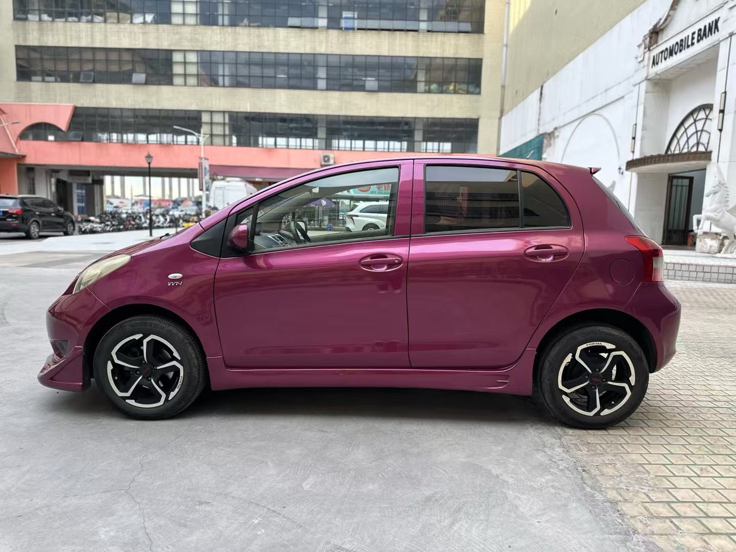 2011 Fashion Style Toyota Yaris 1.6T Second Hand Car For Sale