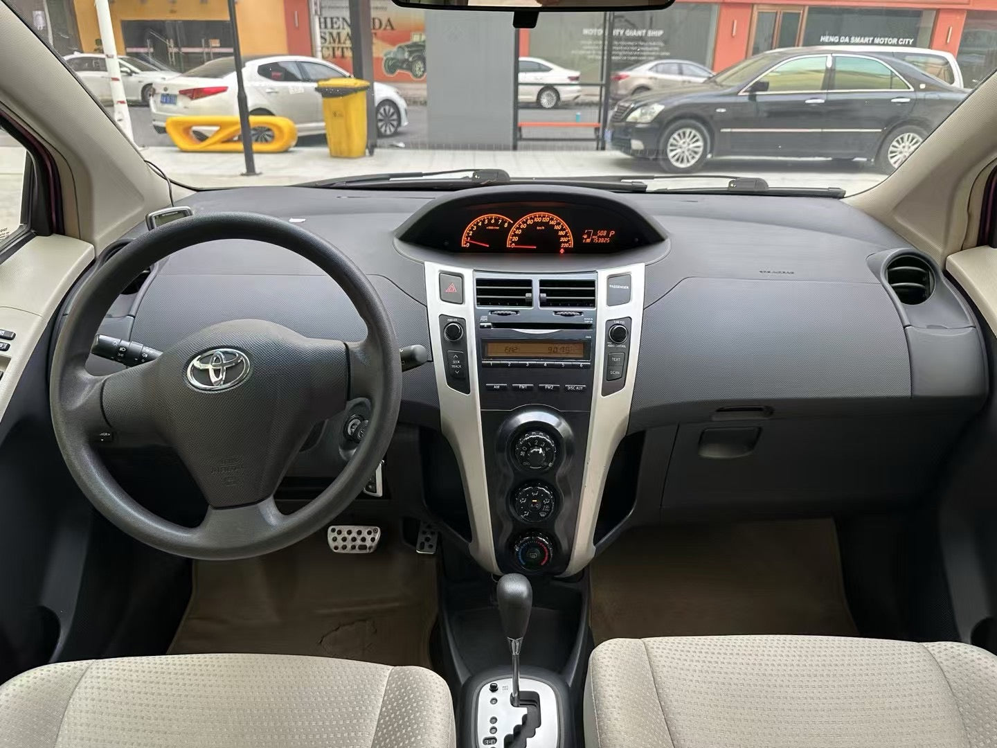 2011 Fashion Style Toyota Yaris 1.6T Second Hand Car For Sale