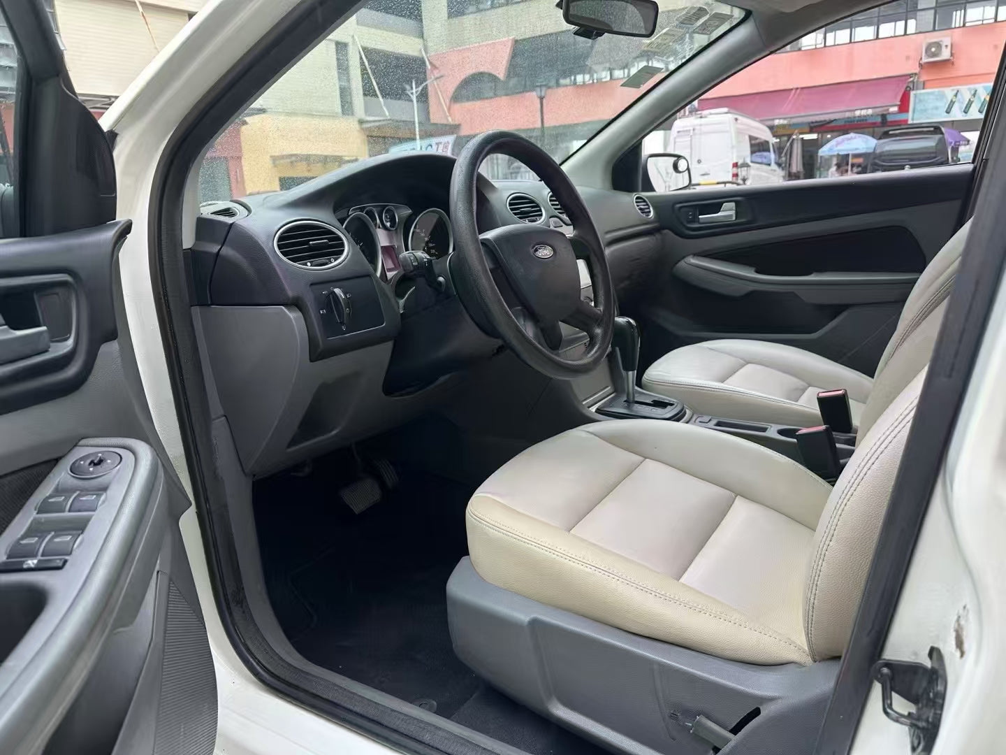 2013 Compact Car Ford Focus 1.8T Used Car For Sale