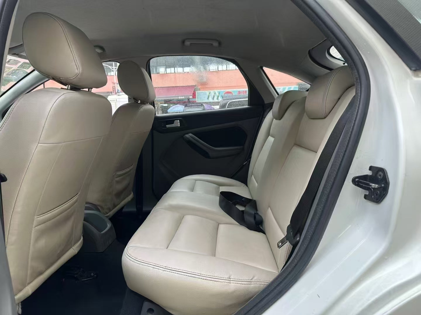 2013 Compact Car Ford Focus 1.8T Used Car For Sale
