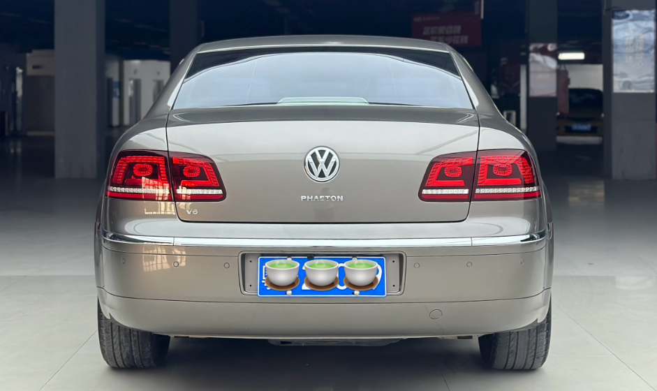 2012 Sedan Volkswagen Phaeton 3.0L Used Car For Sale
