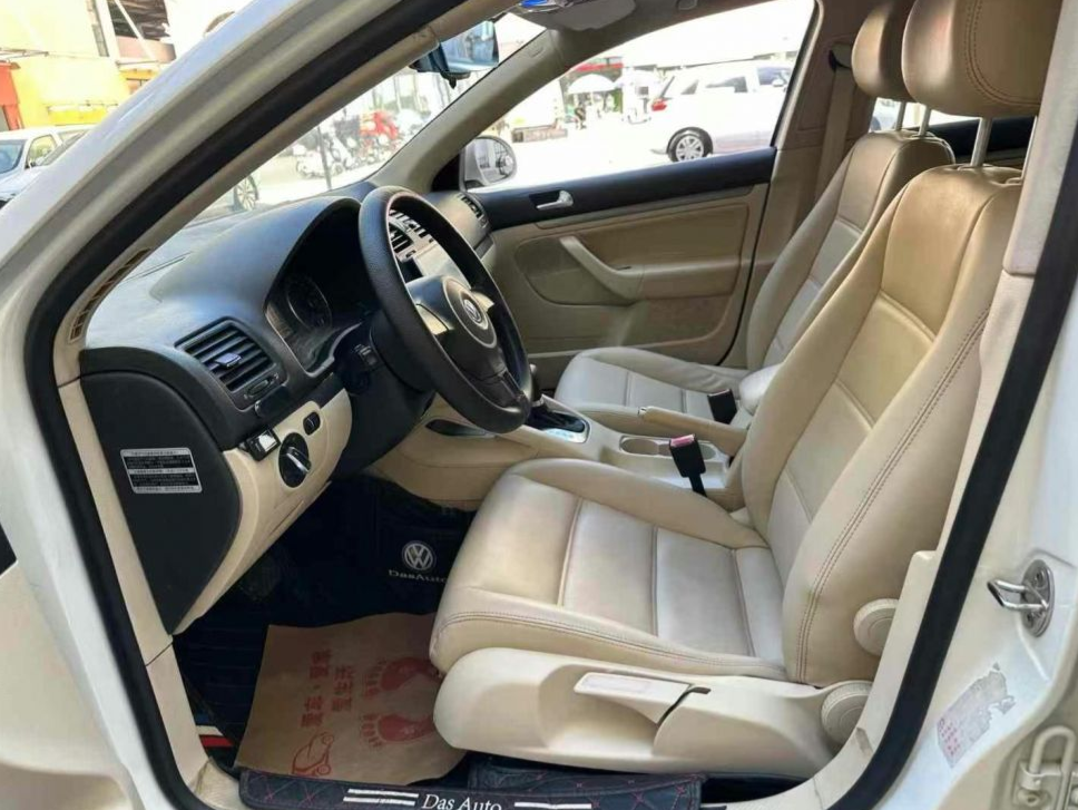 2011 Automatic Volkswagen sagitar 1.4T Used Car For Sale