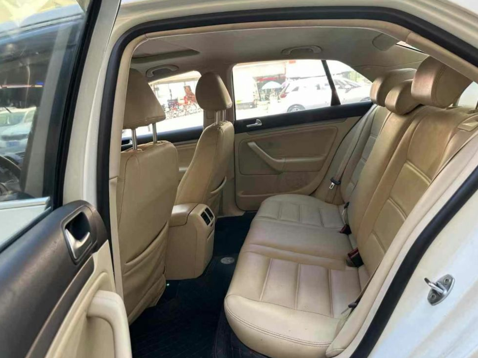 2011 Automatic Volkswagen sagitar 1.4T Used Car For Sale