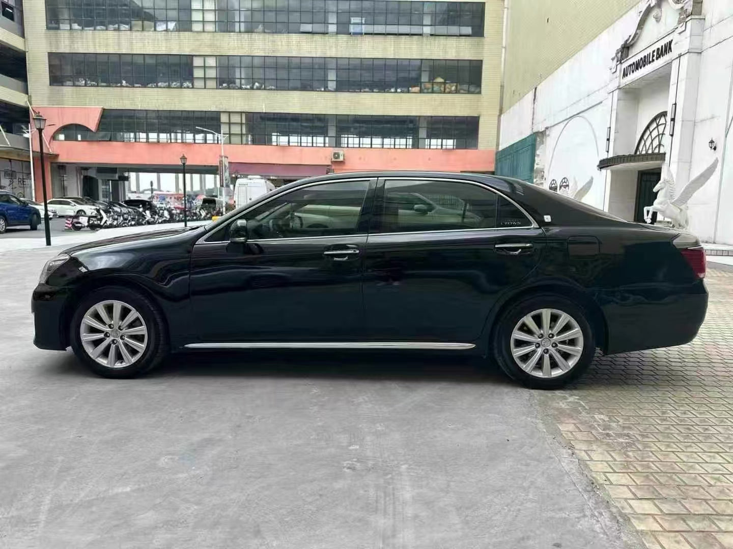 2013 Cool Edition Toyota crown 2.5L Used Car For Sale