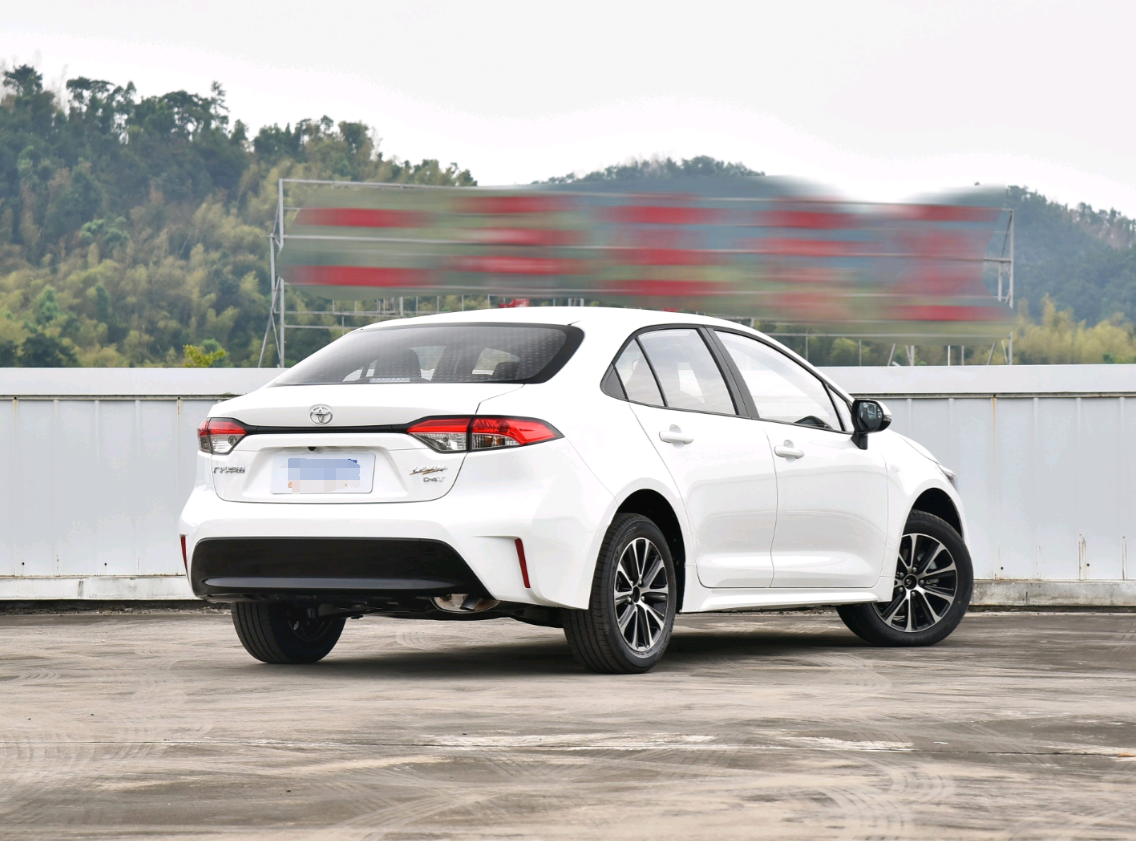 2024 Deluxe Edition Toyota levin 185T CVT 1.2T Brand New Car For Sale