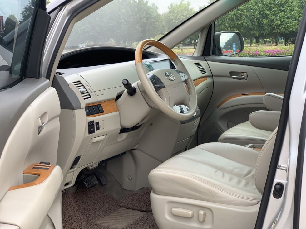 2009 Seven-Seater Toyota Previa 2.4L Used Car For Sale