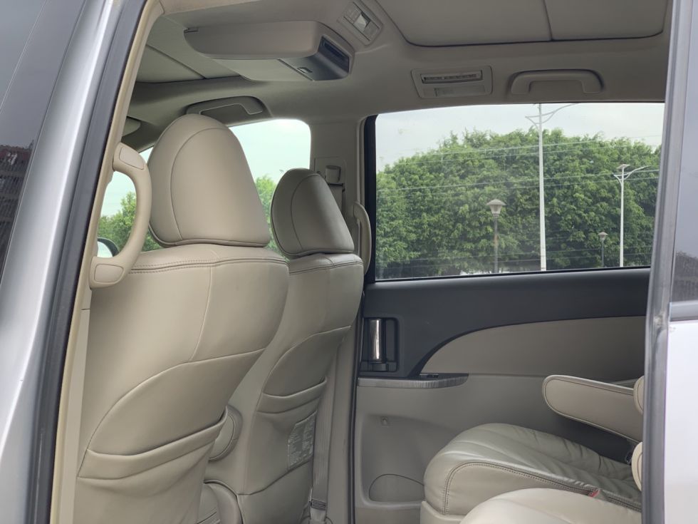 2009 Seven-Seater Toyota Previa 2.4L Used Car For Sale