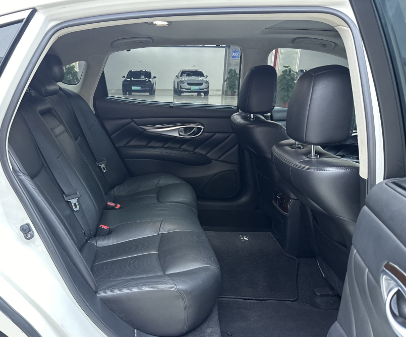 2013 Integration Edition Infiniti Q70 2.5L Used Car For Sale