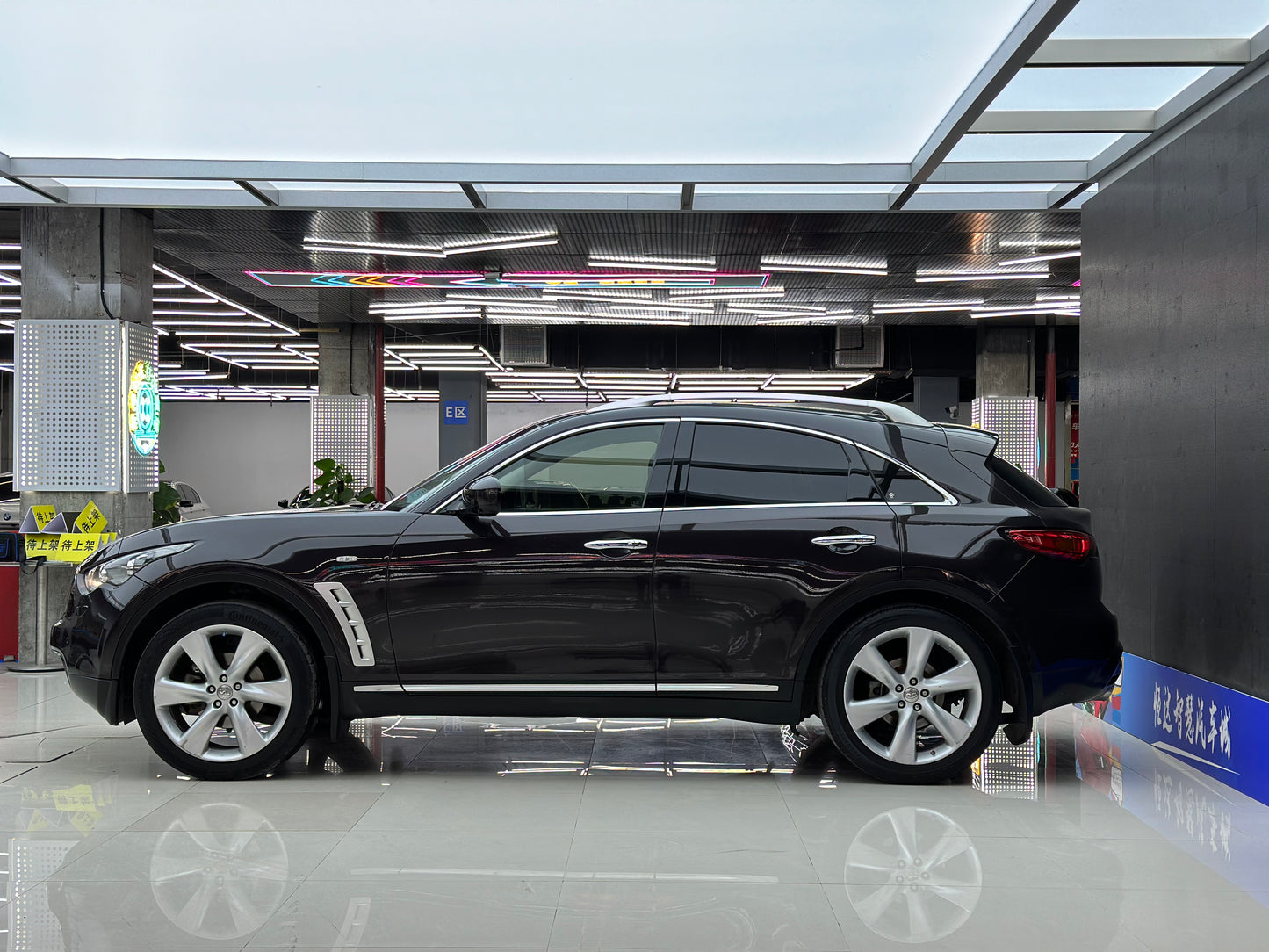 2010 Deluxe Edition Infiniti FX 3.0T Used Car For Sale