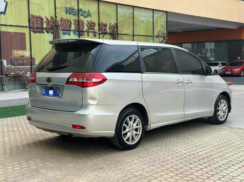 2014 Seven-Seater BYD M6 2.4L Used Car For Sale