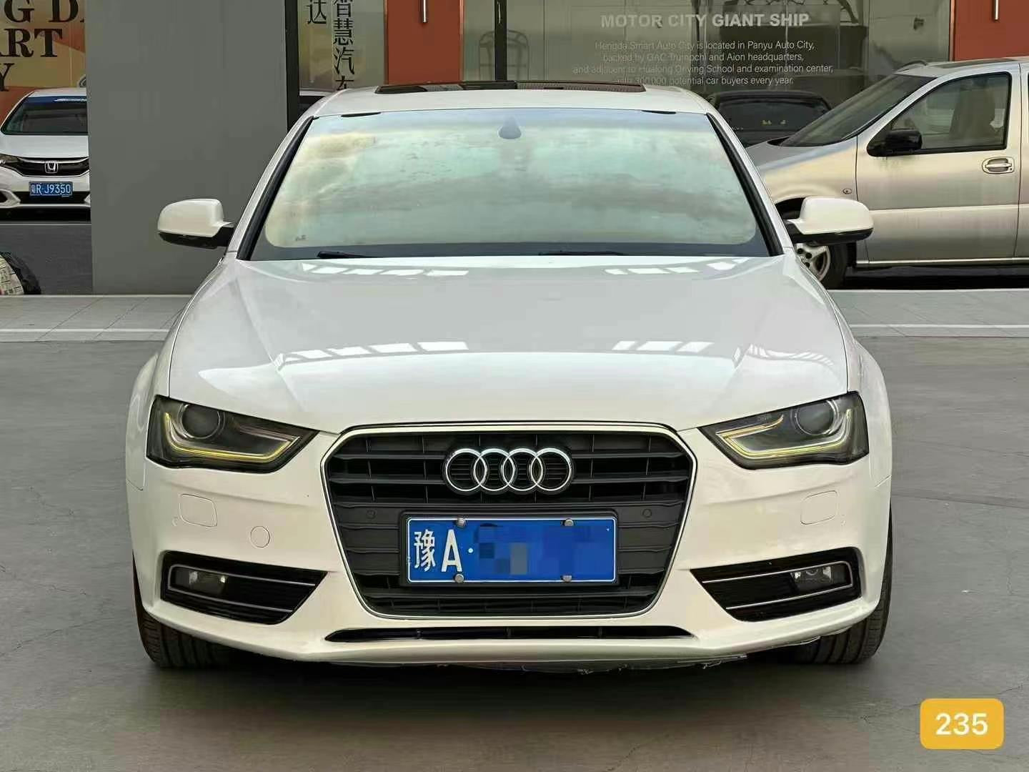 2013 Deluxe Type Audi A4 2.0T Used Car For Sale