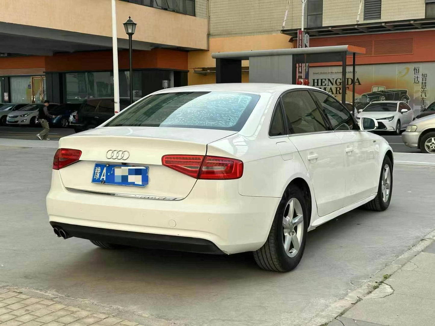 2013 Deluxe Type Audi A4 2.0T Used Car For Sale