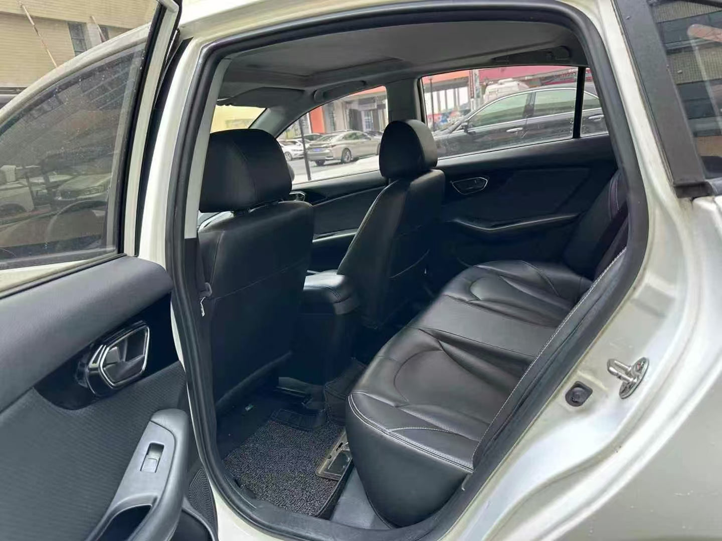 2016 Popular Style Soueast V5Lingzhi 1.5T Used Car For Sale