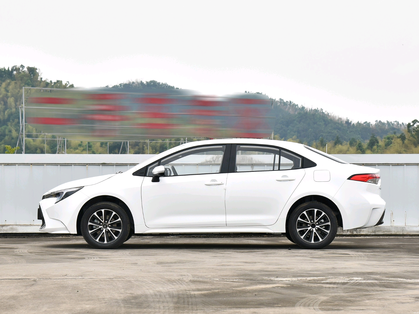 2024 Deluxe Edition Toyota levin 185T CVT 1.2T Brand New Car For Sale